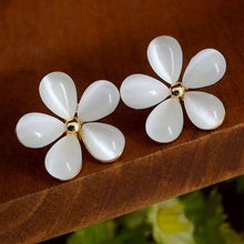 Load image into Gallery viewer, New Fashion Simulated Pearls Pendientes Bijoux Angel Wings Leaf Feather Flowers Stud Earrings For Women Wedding Jewelry Brincos
